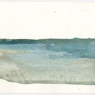 Diffusion de pigments bleus, verts ‘étang’ 4, pigments, aquarelle, liant aquarelle et gomme arabique sur papier aquarelle, 40 x 15 cm, 2020.